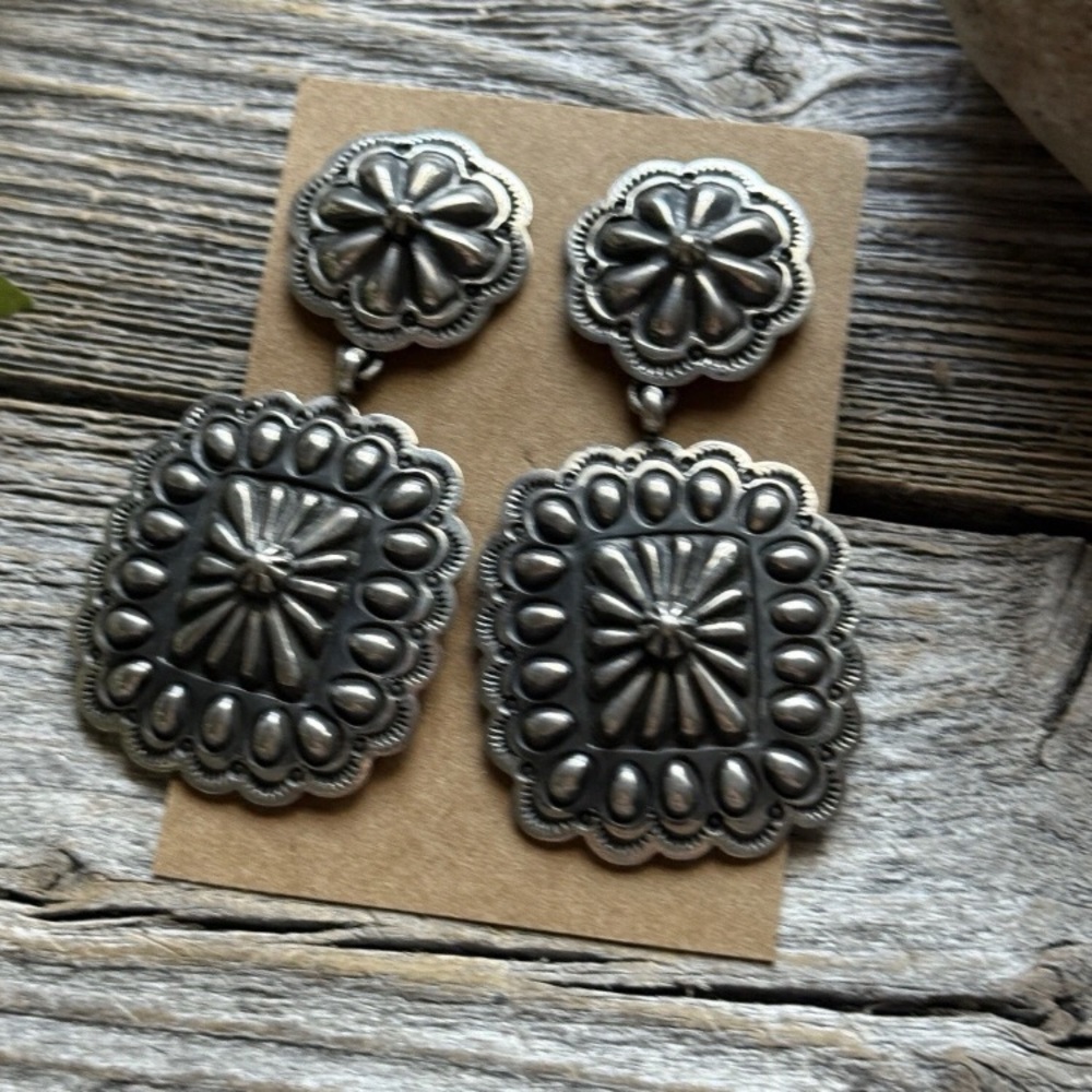 Navajo Native American Sterling Silver Stamped Handmade Earrings T O White - Picture 8 of 12